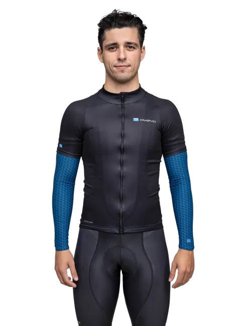 Le modèle mesure 173 cm et porte une taille  M