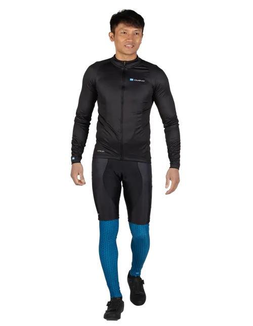  Le modèle mesure 173 cm  cm et porte une taille  S