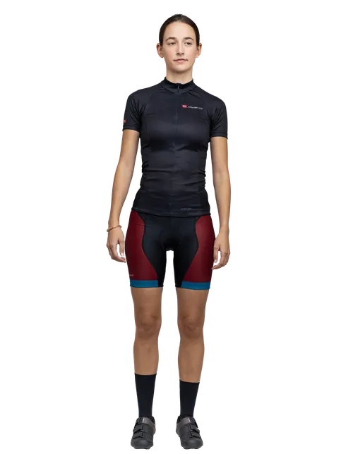  Le modèle mesure 175 cm  cm et porte une taille  S3