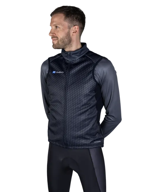  Le modèle mesure 186 cm et porte une taille  5