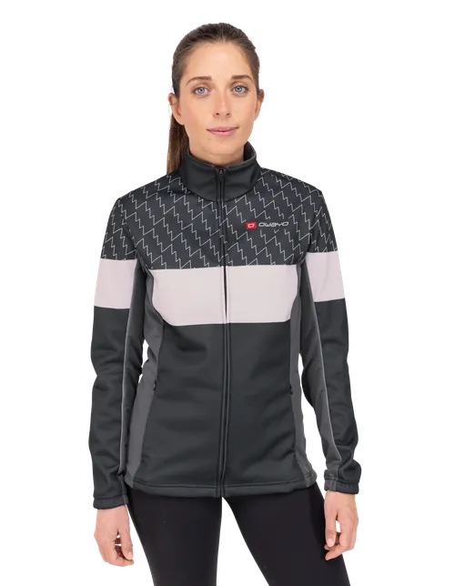  Le modèle mesure 165 cm et porte une taille  S3